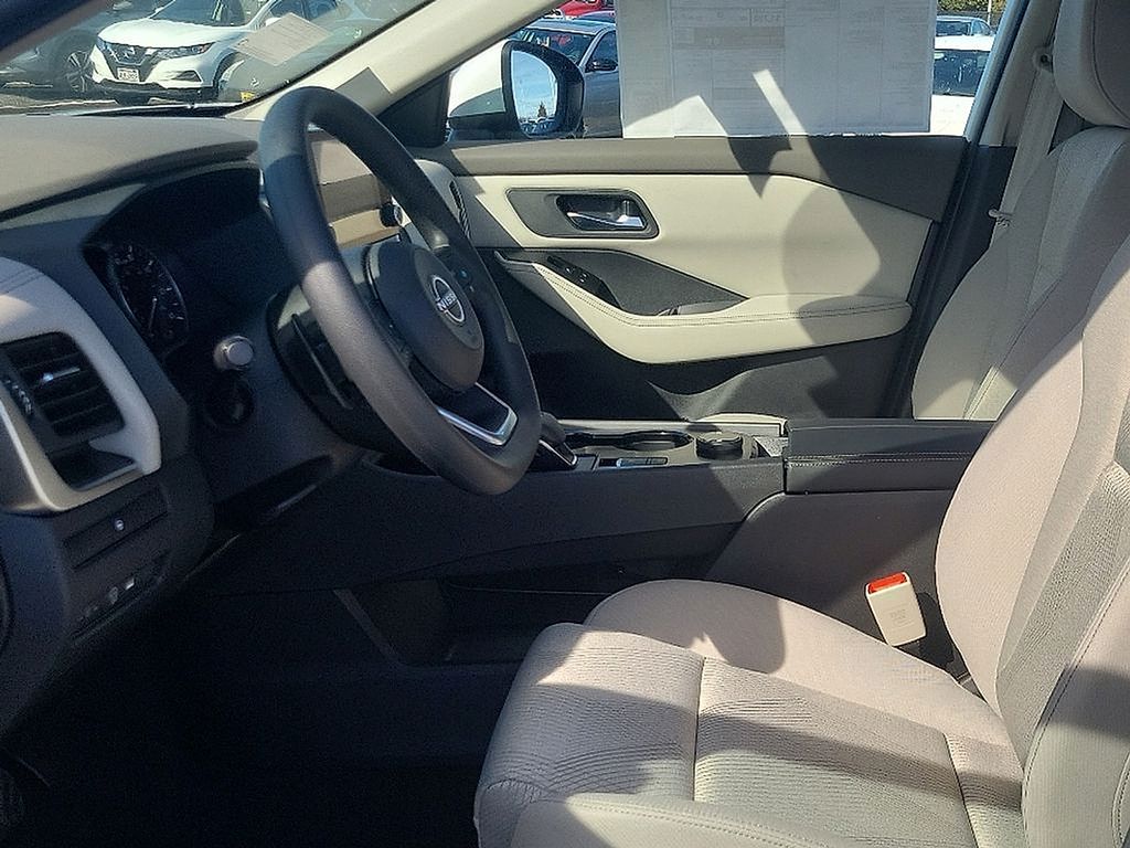 Thumbnail: 2025 Nissan Rogue - 8