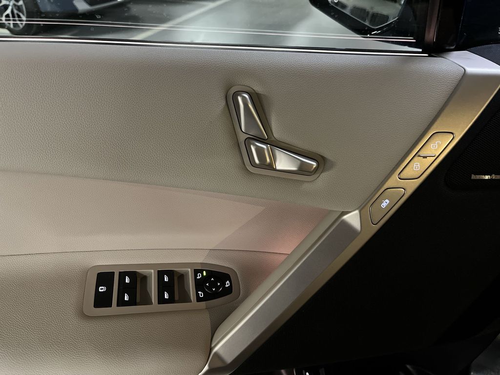 Thumbnail: 2026 BMW iX - 13