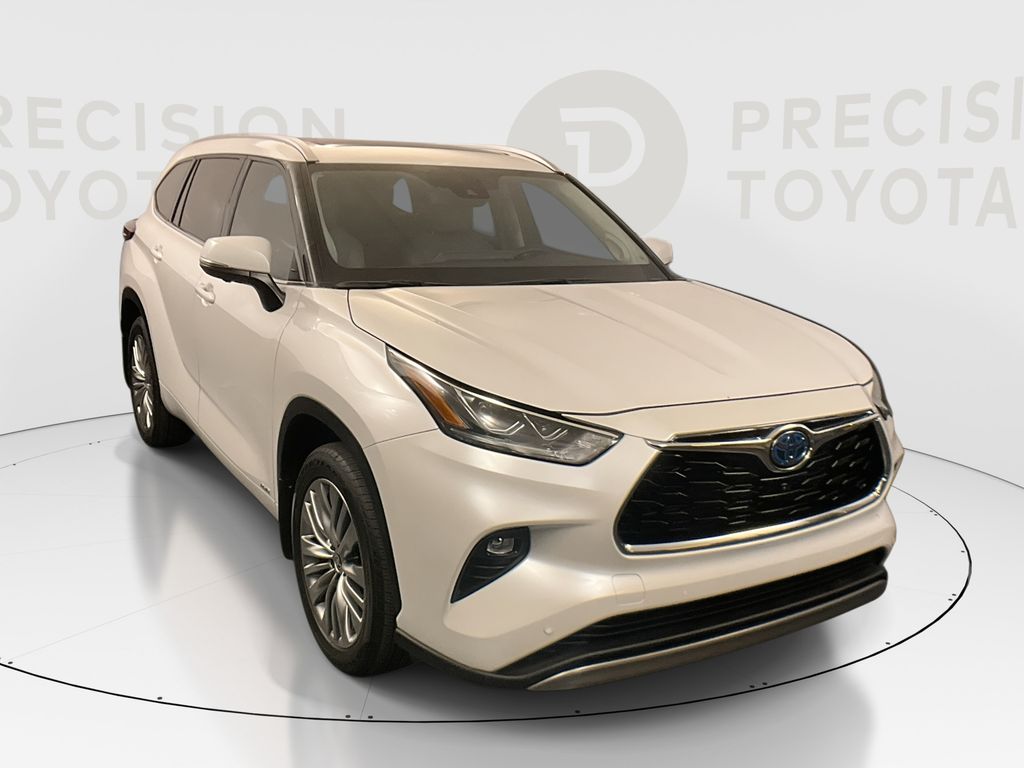 Pearl 2024 Toyota Highlander Hybrid SUV / Crossover All-Wheel Drive Continuously Variable Transmission