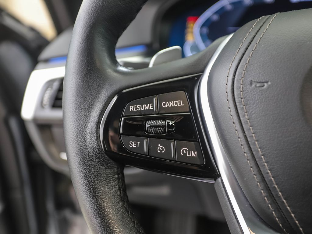 Thumbnail: 2023 BMW 5 Series - 12