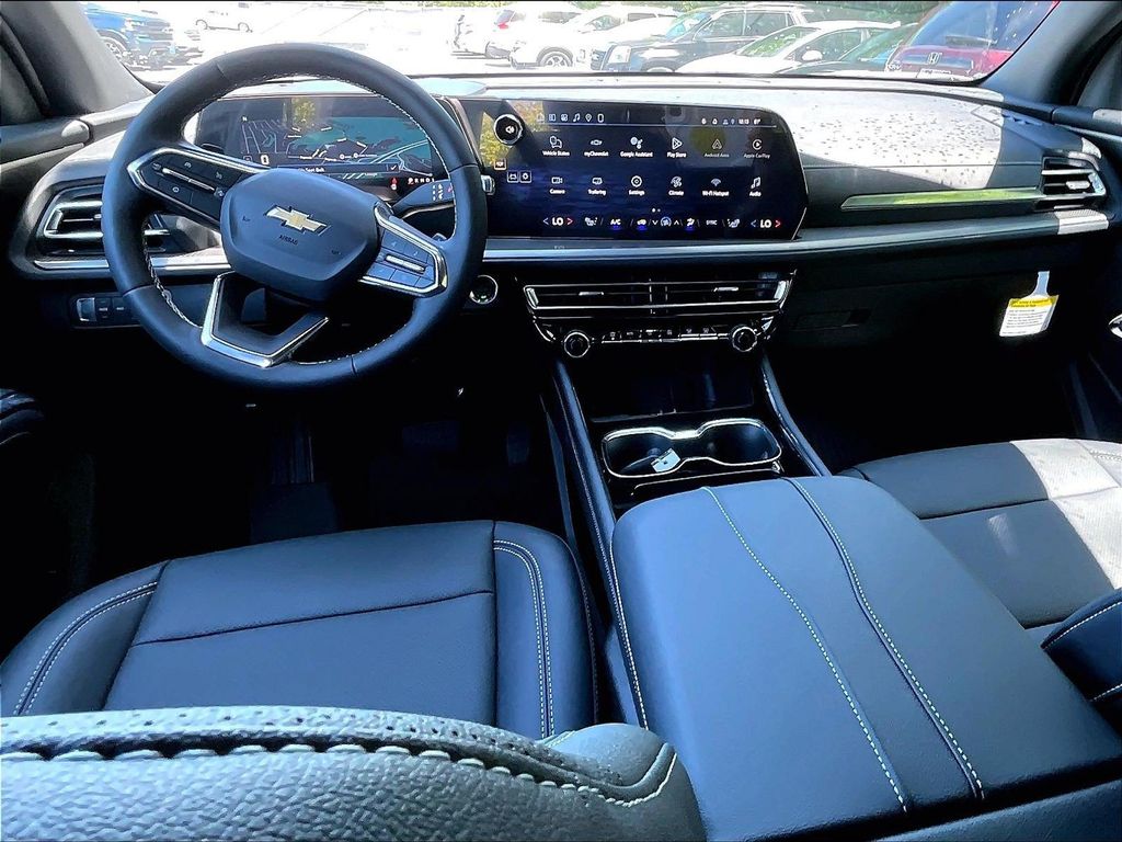 2026 Chevrolet Traverse — photo 12