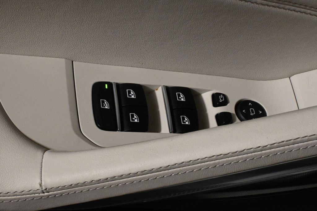 Thumbnail: 2023 BMW X6 - 31