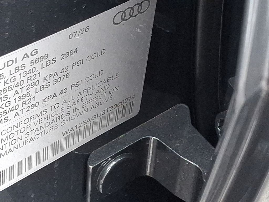 Thumbnail: 2026 Audi SQ5 - 20