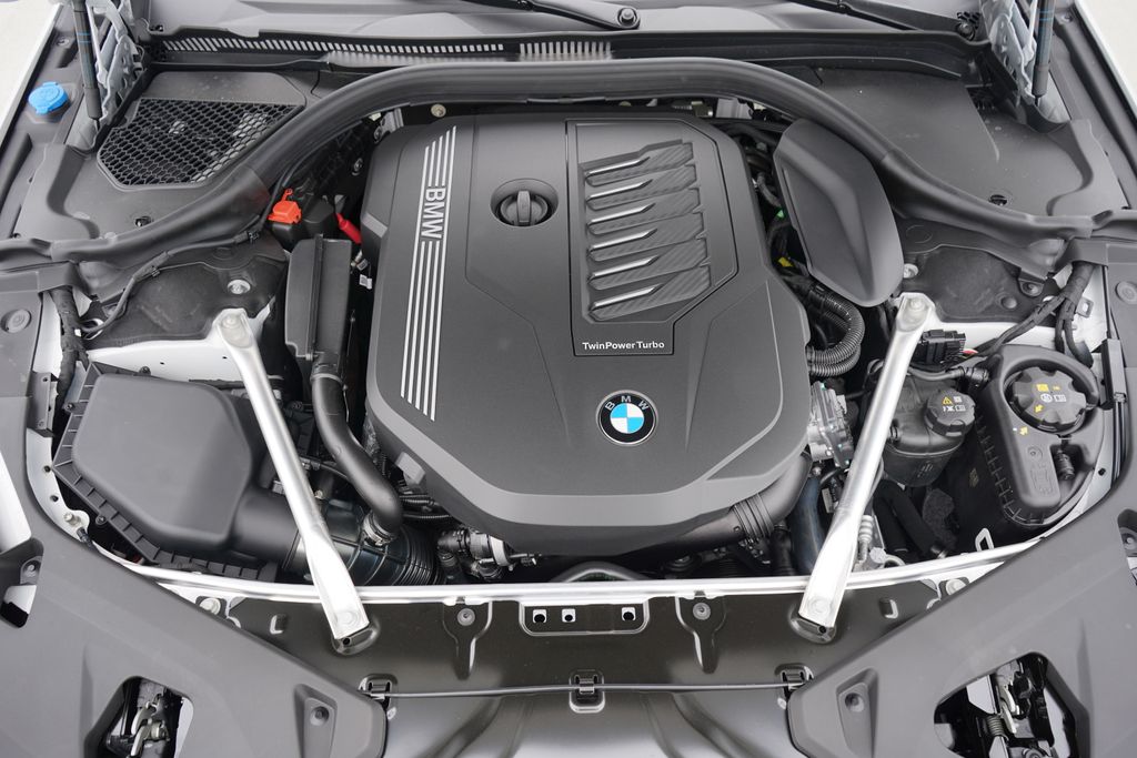 Thumbnail: 2026 BMW 8 Series - 22
