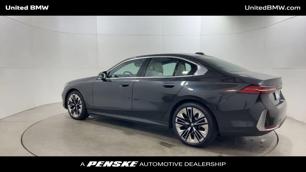 Thumbnail: 2025 BMW 5 Series - 7