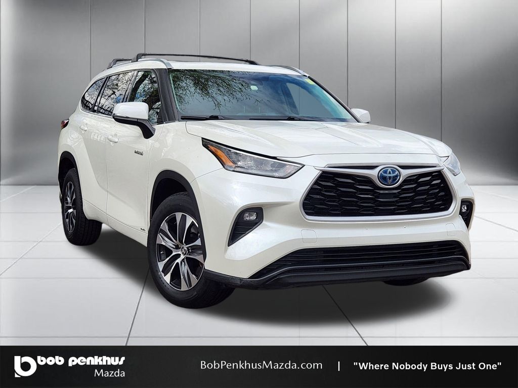 2020 Toyota Highlander Hybrid XLE AWD