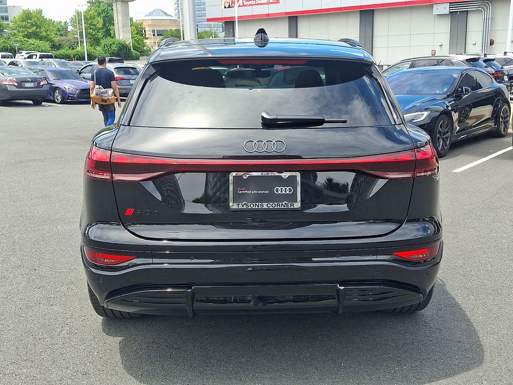 Thumbnail: 2025 Audi SQ6 e-tron - 5