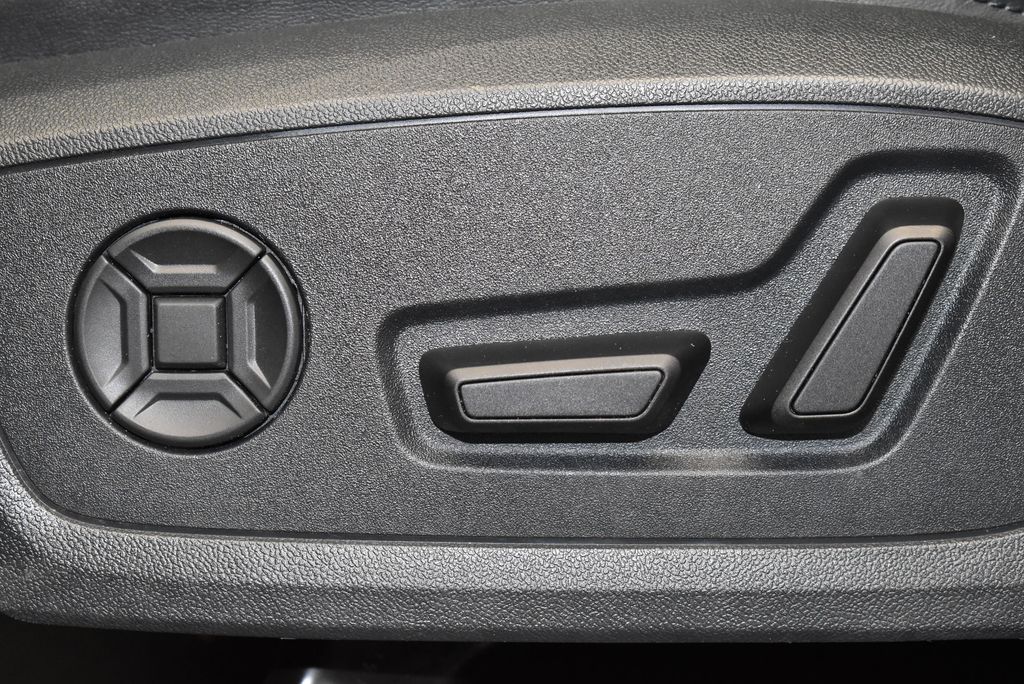 Thumbnail: 2025 Audi Q3 - 14