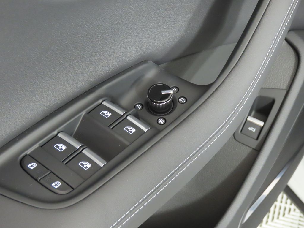 Thumbnail: 2026 Audi Q7 - 30