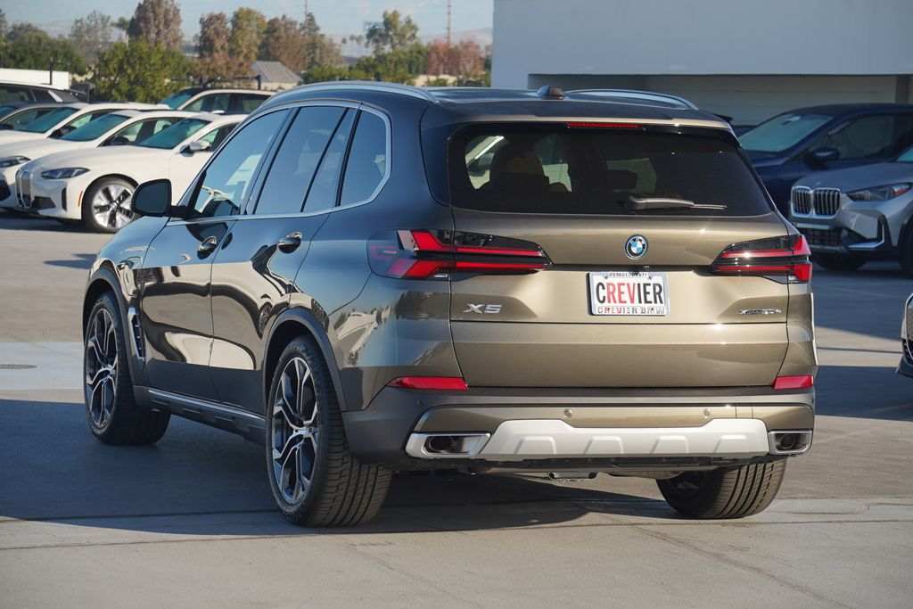 2025 BMW X5 xDrive50e 8