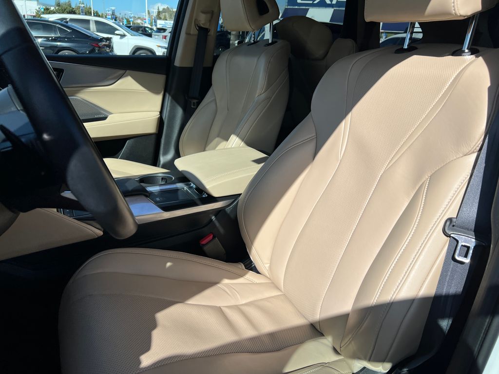 Thumbnail: 2023 Acura MDX - 16