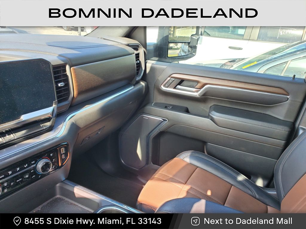 2024 Chevrolet Silverado 3500HD High Country photo