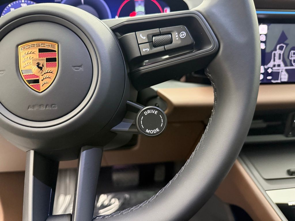 Thumbnail: 2026 Porsche Macan - 15