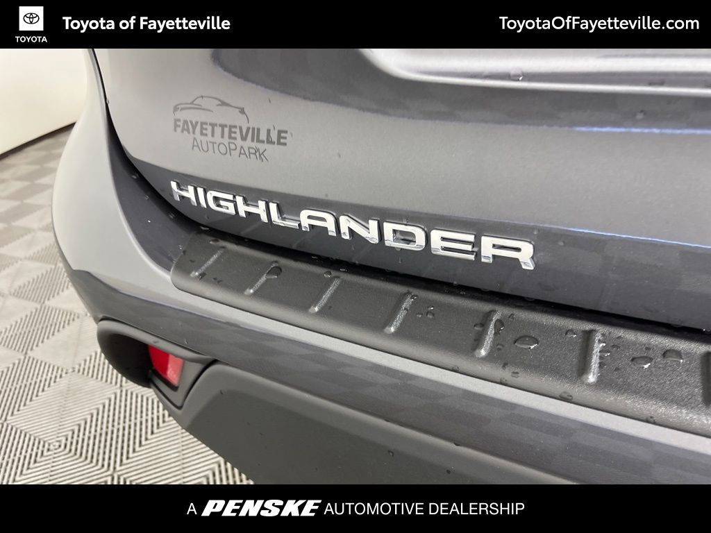 2025 Toyota Highlander XLE 3