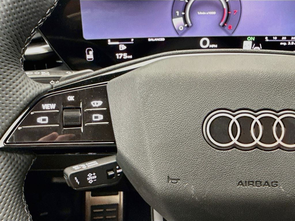 Thumbnail: 2026 Audi SQ5 - 11