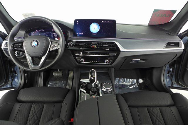 2022 BMW 5 Series 530i 24