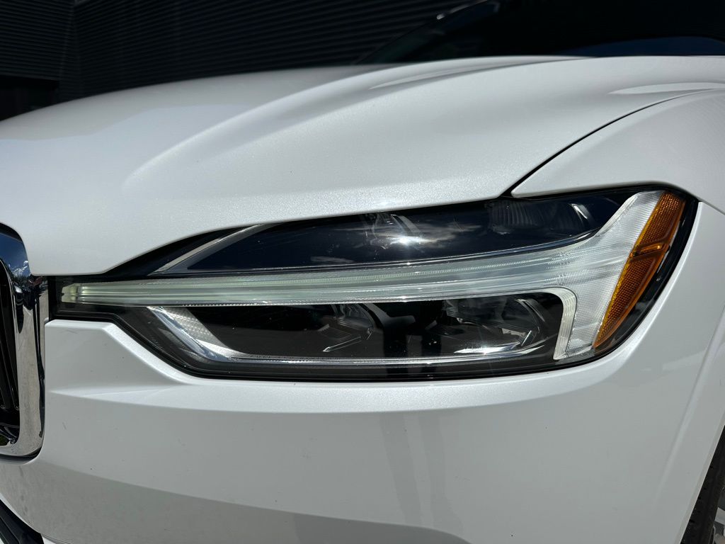 Thumbnail: 2021 Volvo XC60 - 12