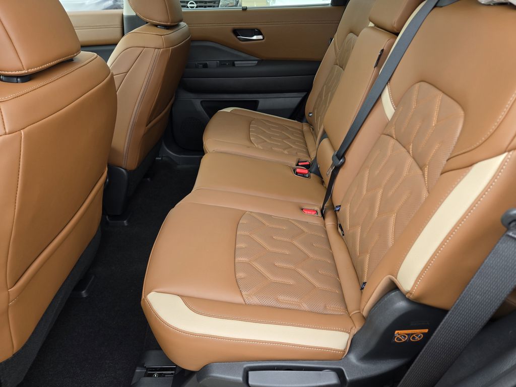 2026 Nissan Pathfinder Platinum Black at Bravo Nissan
