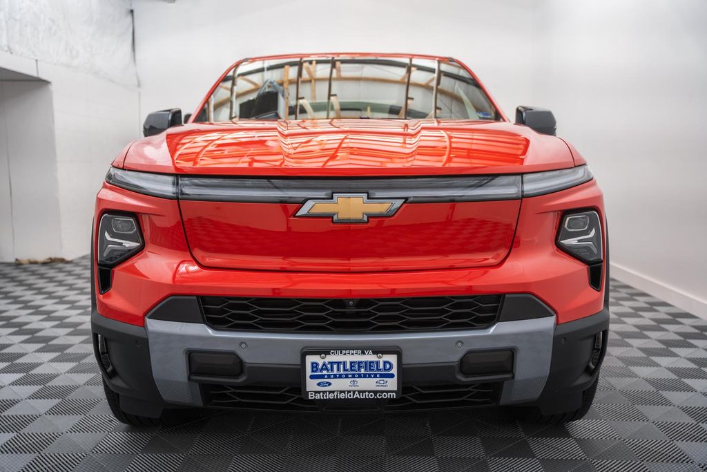 ChevroletSilverado EV2