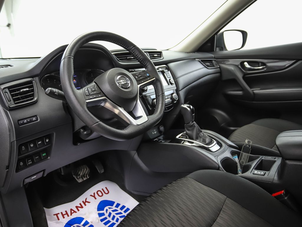 Thumbnail: 2020 Nissan Rogue - 10