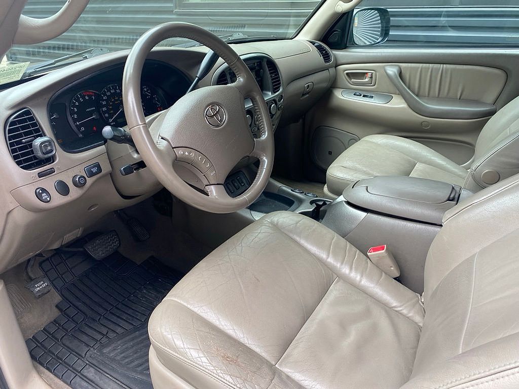 Thumbnail: 2005 Toyota Sequoia - 8