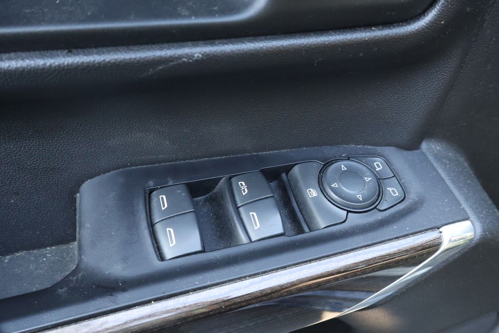 Thumbnail: 2019 Chevrolet Silverado 1500 - 15