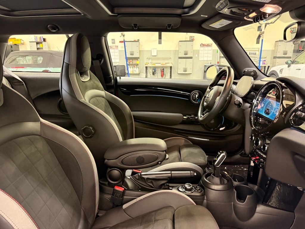 Thumbnail: 2024 MINI Cooper - 24