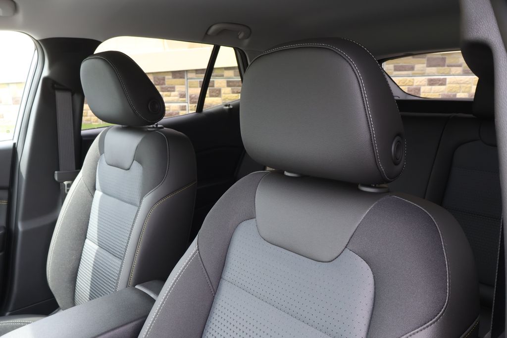 Thumbnail: 2026 Chevrolet Trax - 15