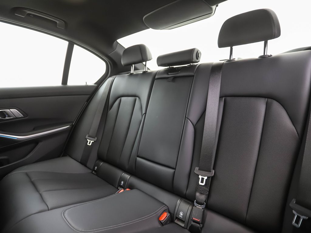 Thumbnail: 2023 BMW 3 Series - 23