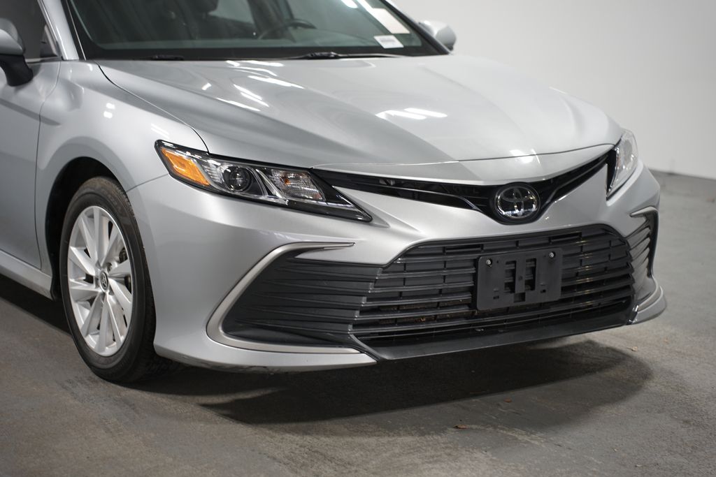 2023 Toyota Camry LE 4