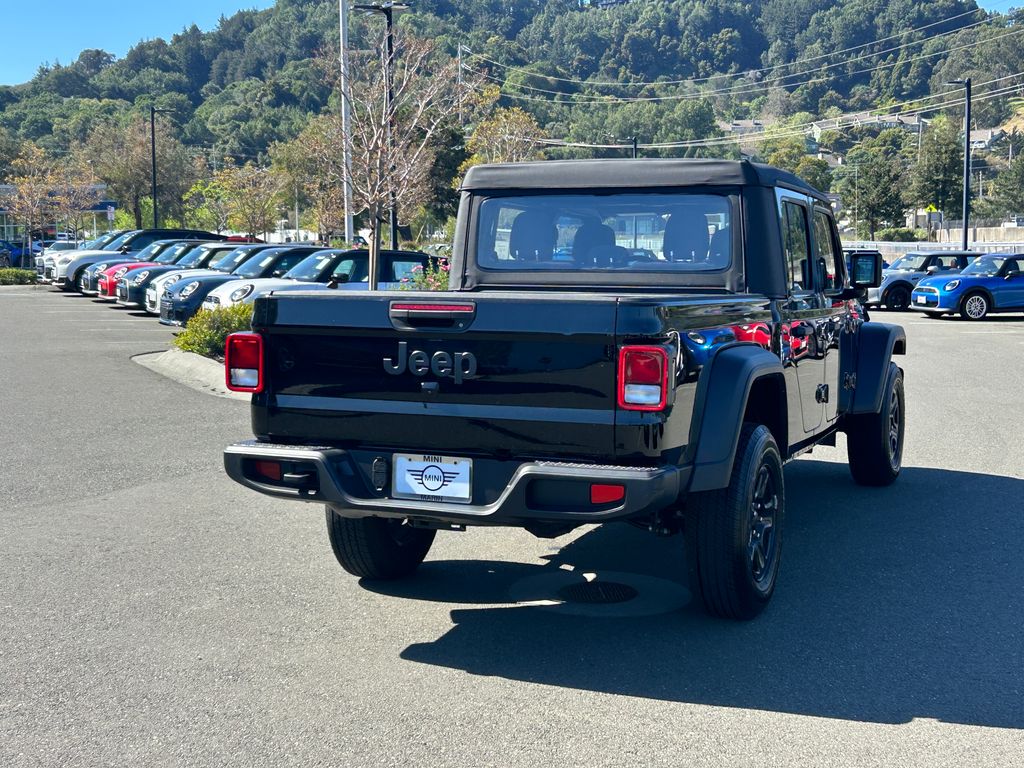 Thumbnail: 2023 Jeep Gladiator - 5
