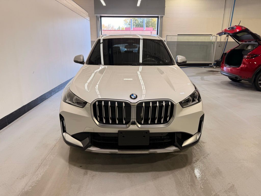 Thumbnail: 2023 BMW X1 - 8