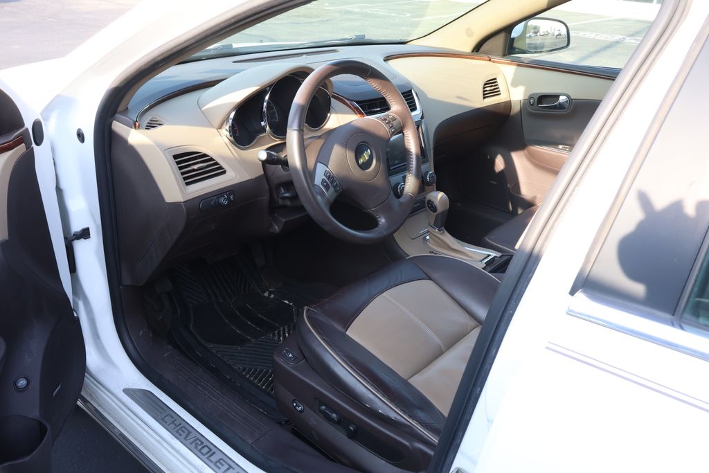Thumbnail: 2012 Chevrolet Malibu - 12