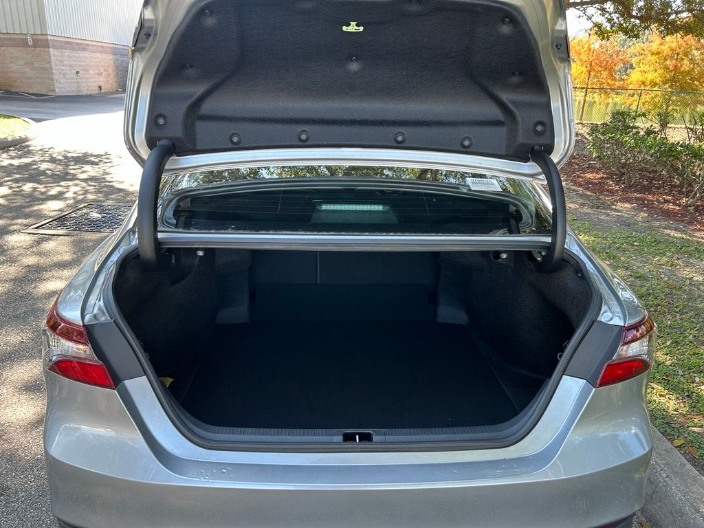 Thumbnail: 2023 Toyota Camry - 10