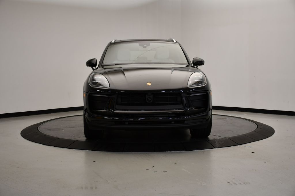 Thumbnail: 2026 Porsche Macan - 10