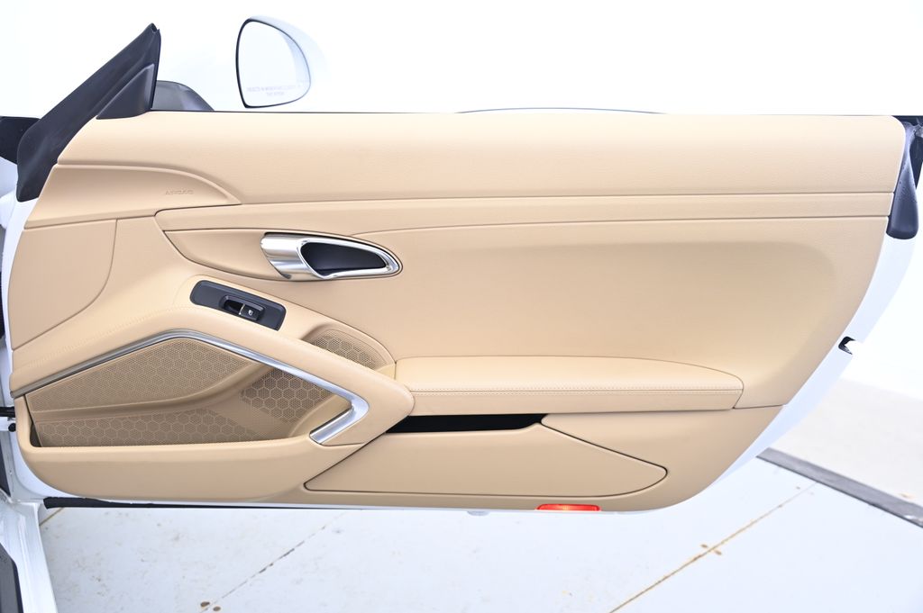 Thumbnail: 2015 Porsche 911 - 19