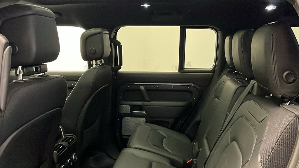 2023 Land Rover Defender 130 24