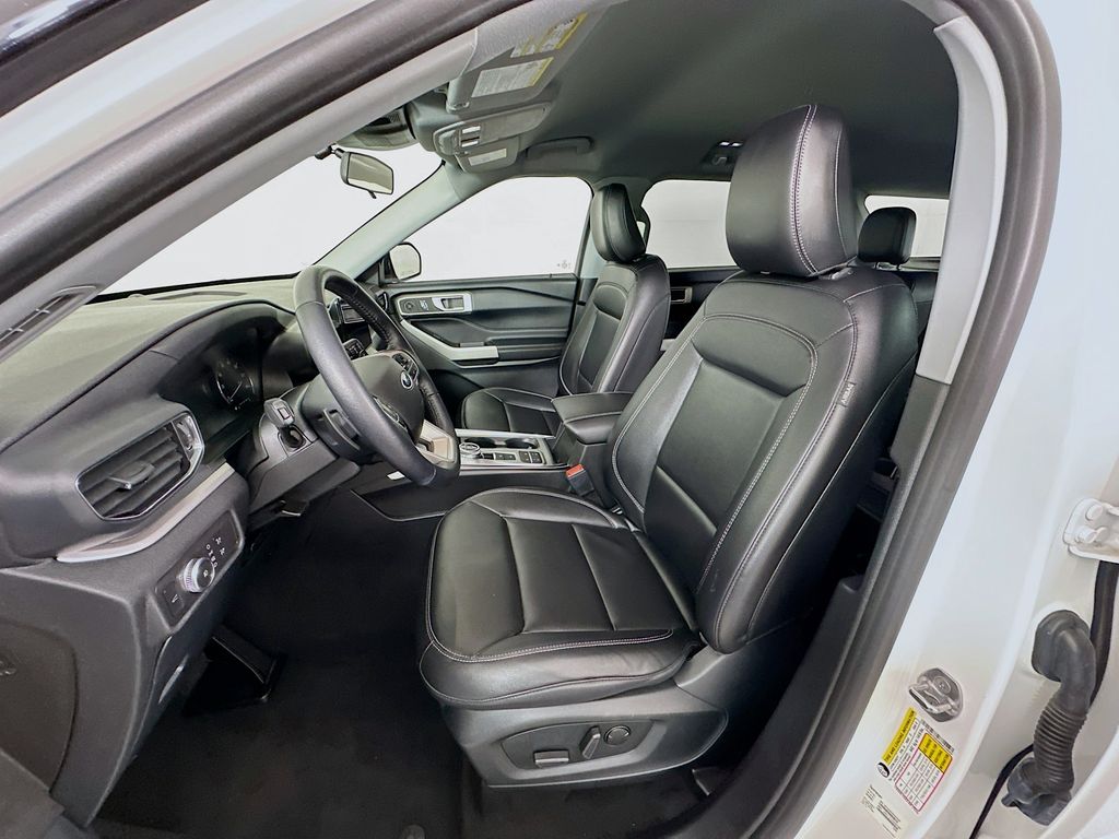 Thumbnail: 2021 Ford Explorer - 21