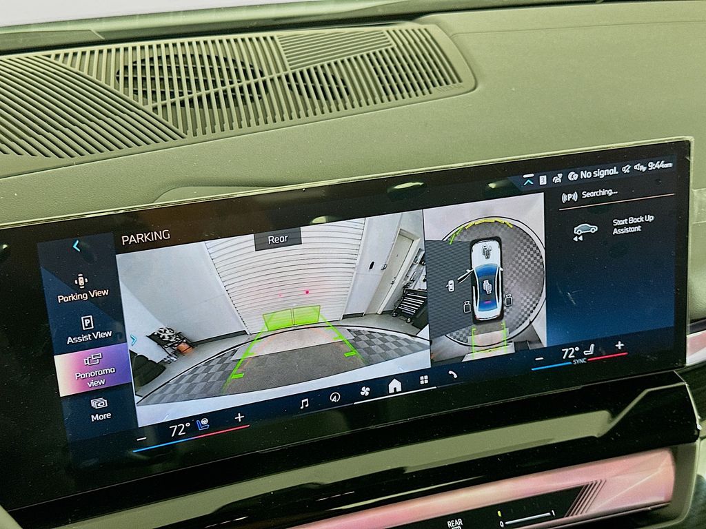 Thumbnail: 2026 BMW 5 Series - 13