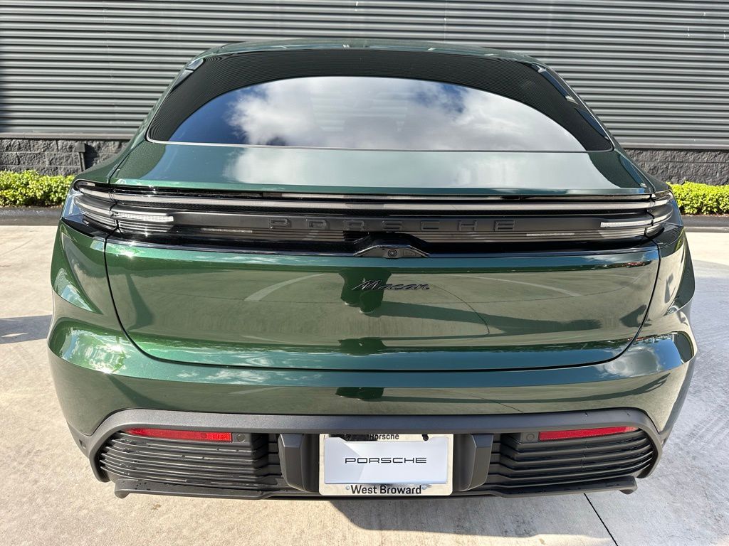 Thumbnail: 2025 Porsche Macan - 12