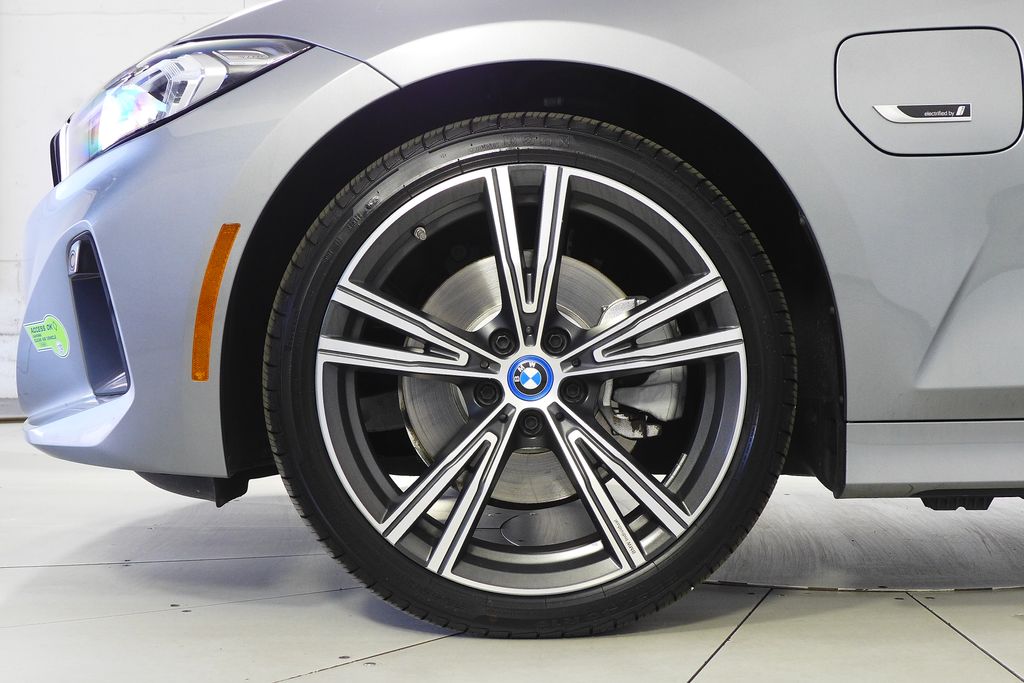 Thumbnail: 2023 BMW 3 Series - 5