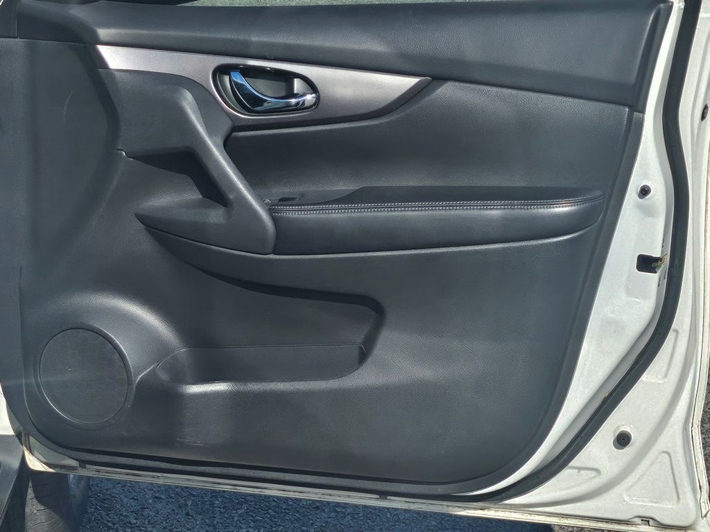 2016 Nissan Rogue SV White at Emmons Autoplex