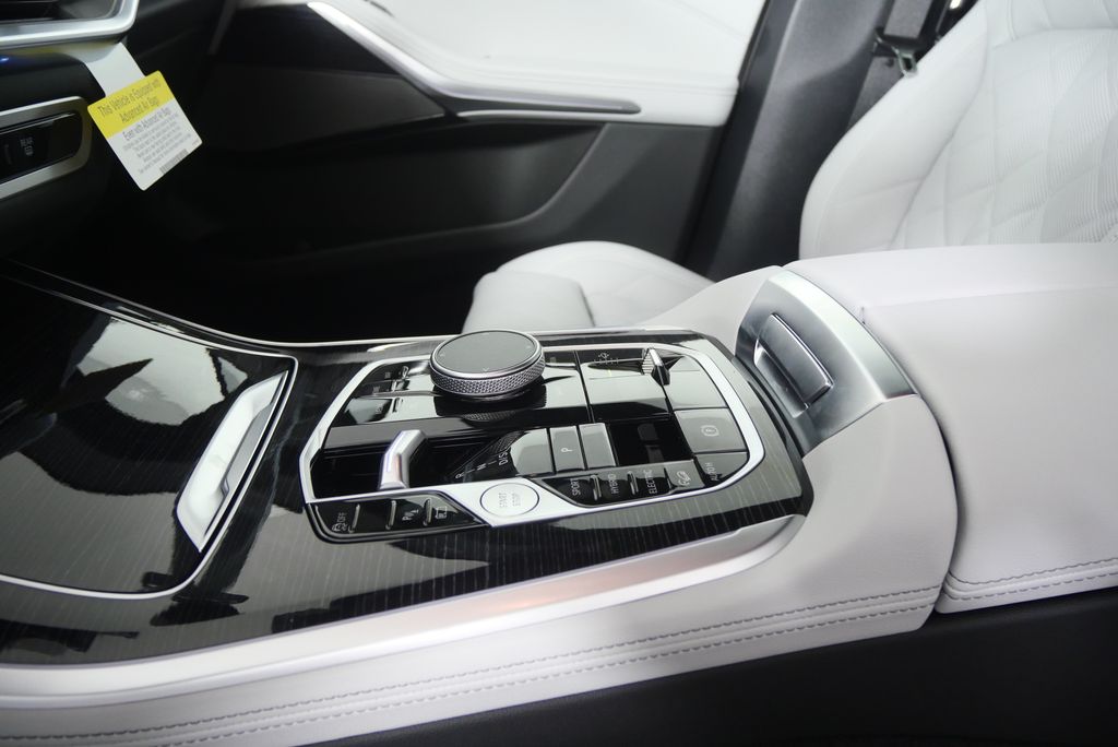 Thumbnail: 2026 BMW X5 - 21