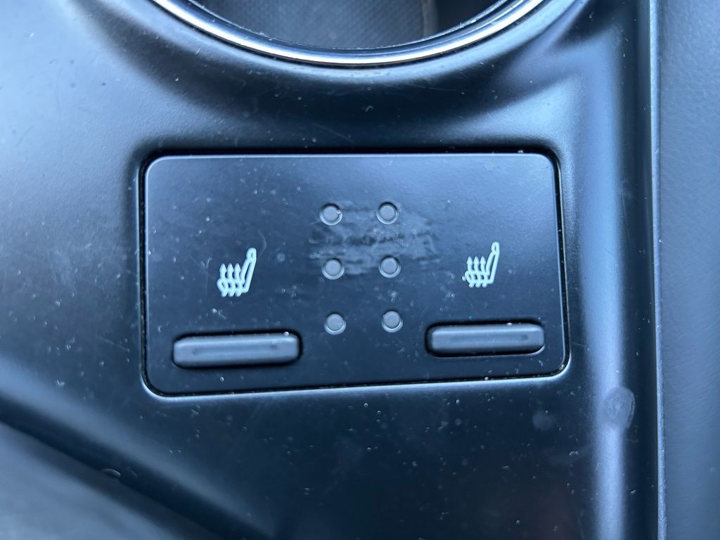 Thumbnail: 2019 Toyota Camry - 28