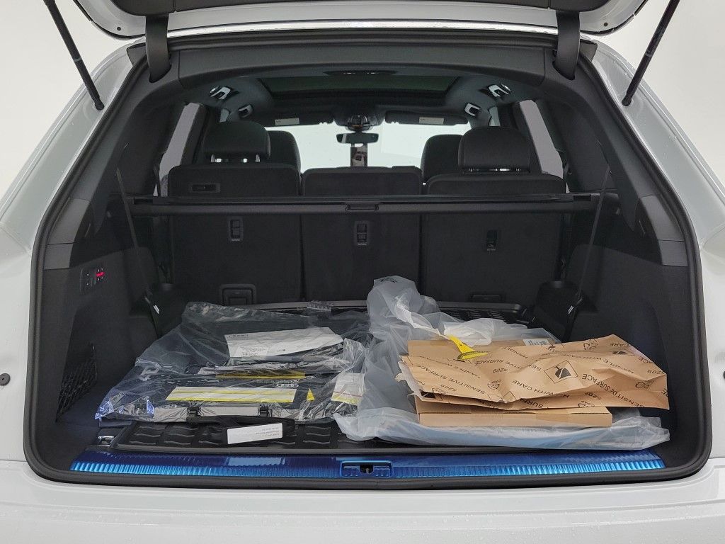 Thumbnail: 2026 Audi Q7 - 12