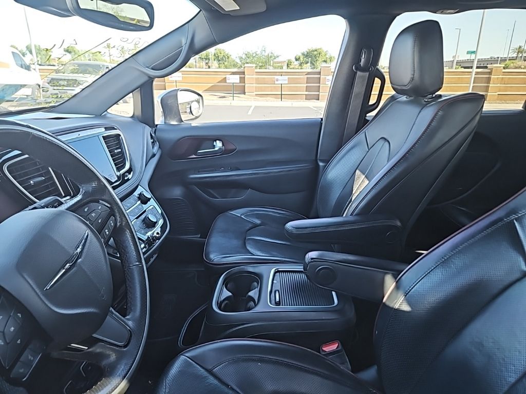 Thumbnail: 2020 Chrysler Pacifica - 5