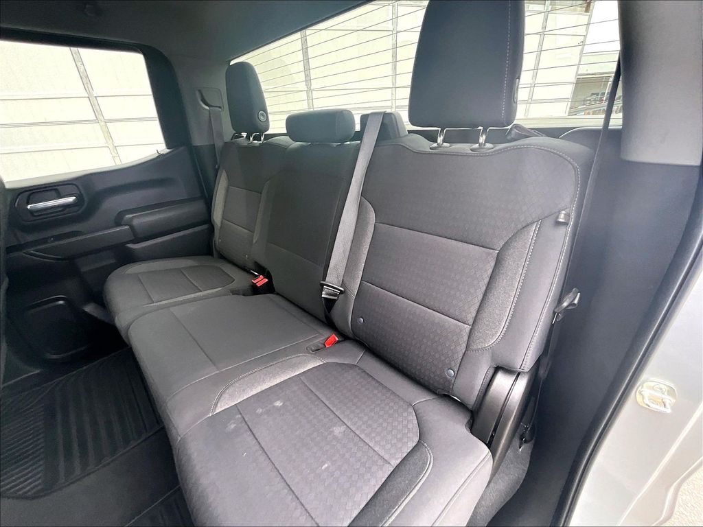 2021 Chevrolet Silverado 1500 — photo 15