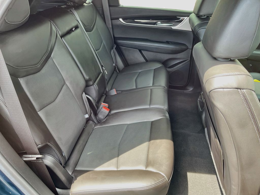 Used 2025 Green Cadillac Premium Luxury image 28