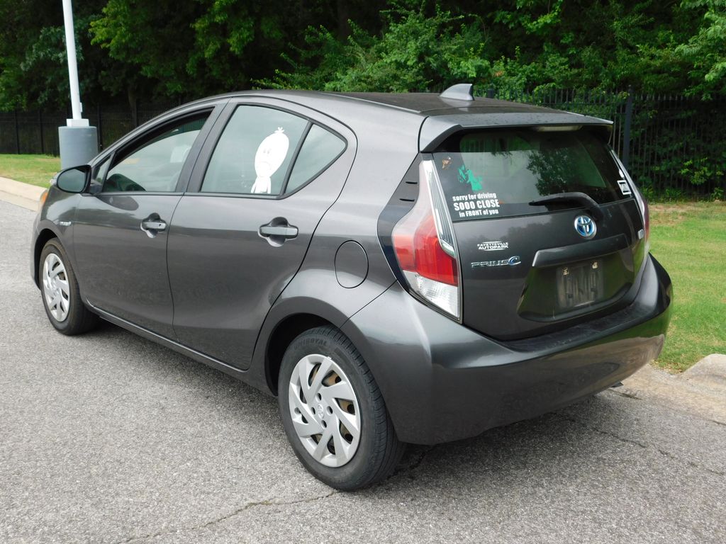 Thumbnail: 2015 Toyota Prius c - 8