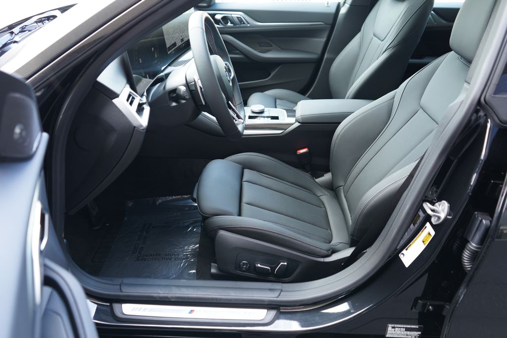 Thumbnail: 2026 BMW 4 Series - 11